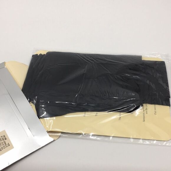 Vintage Victoria’s Secret Matte Opaque Pantyhose Tights Jet Black Sz Small - Picture 12 of 12